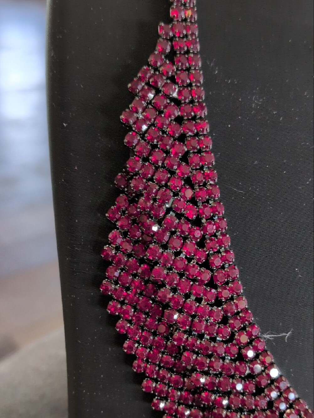 Sparkling Burgundy Crystal Collar Necklace Statemen Jewelry W Black Metal - Picture 2 of 9